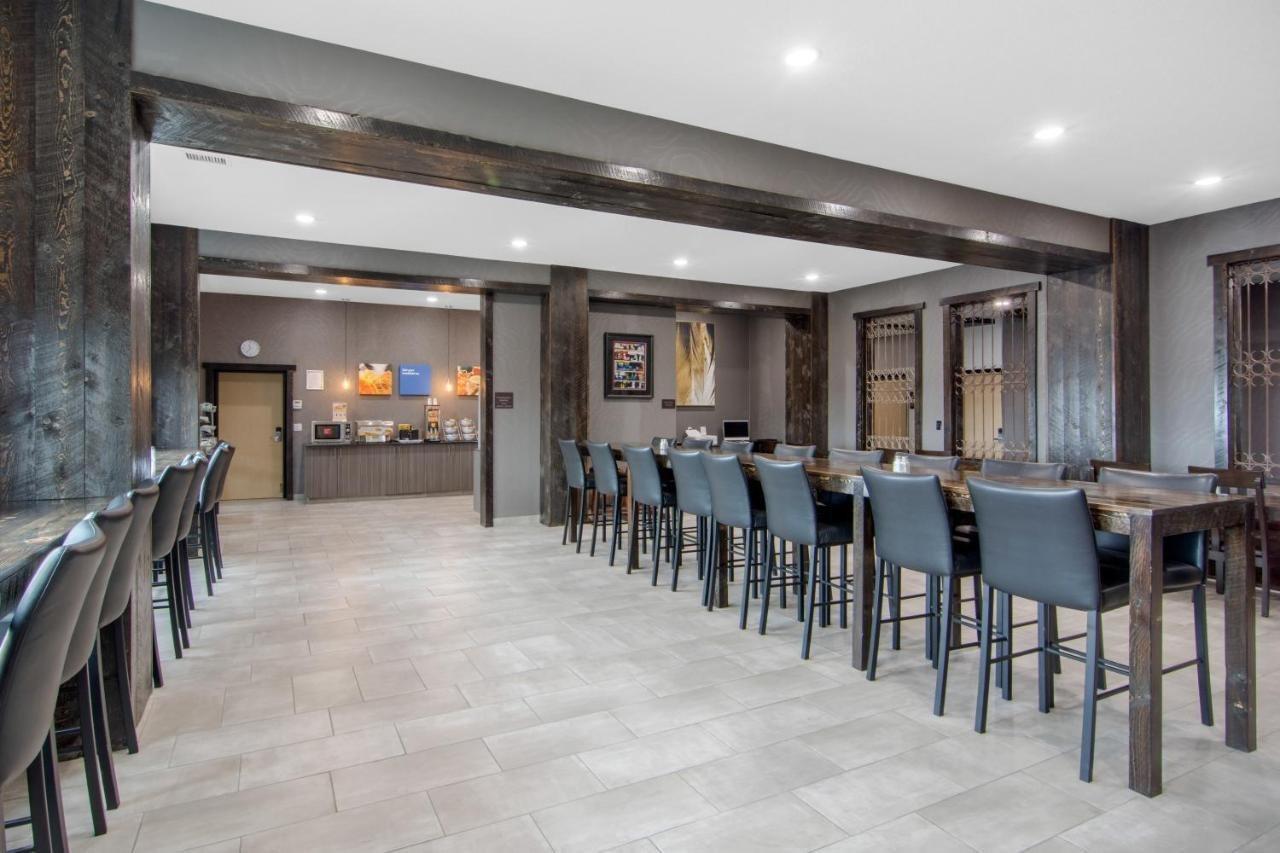 Comfort Inn & Suites North Battleford Exteriör bild