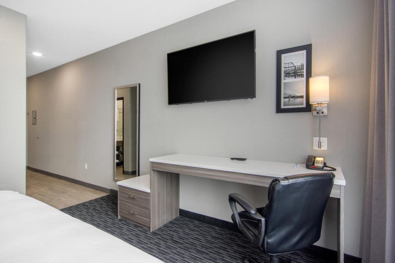 Comfort Inn & Suites North Battleford Exteriör bild
