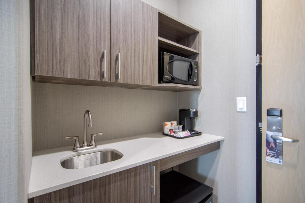 Comfort Inn & Suites North Battleford Exteriör bild