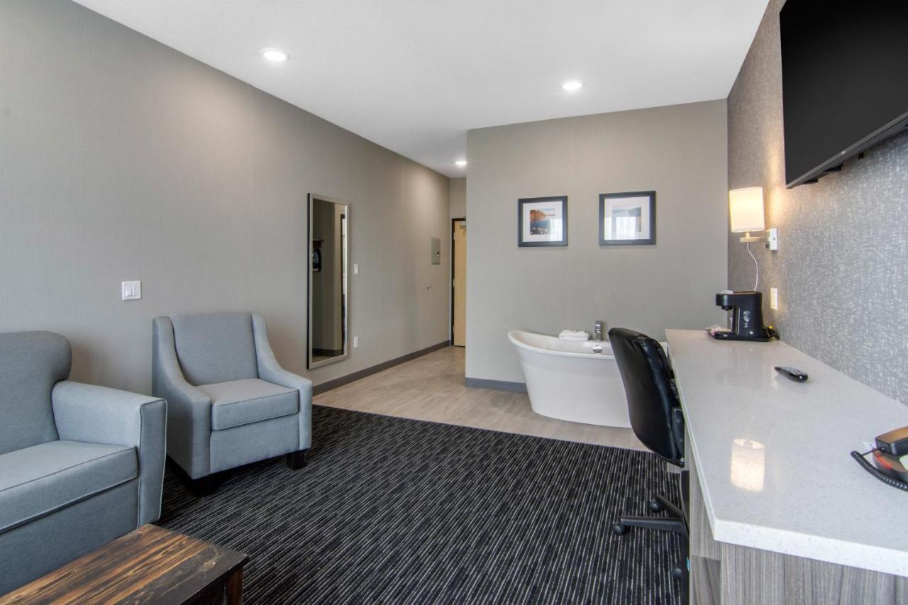 Comfort Inn & Suites North Battleford Exteriör bild