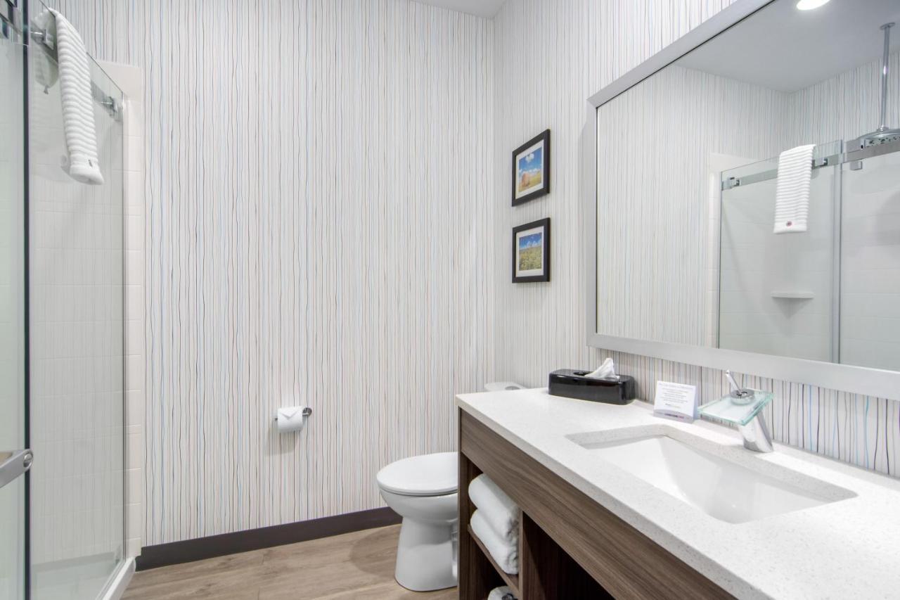 Comfort Inn & Suites North Battleford Exteriör bild