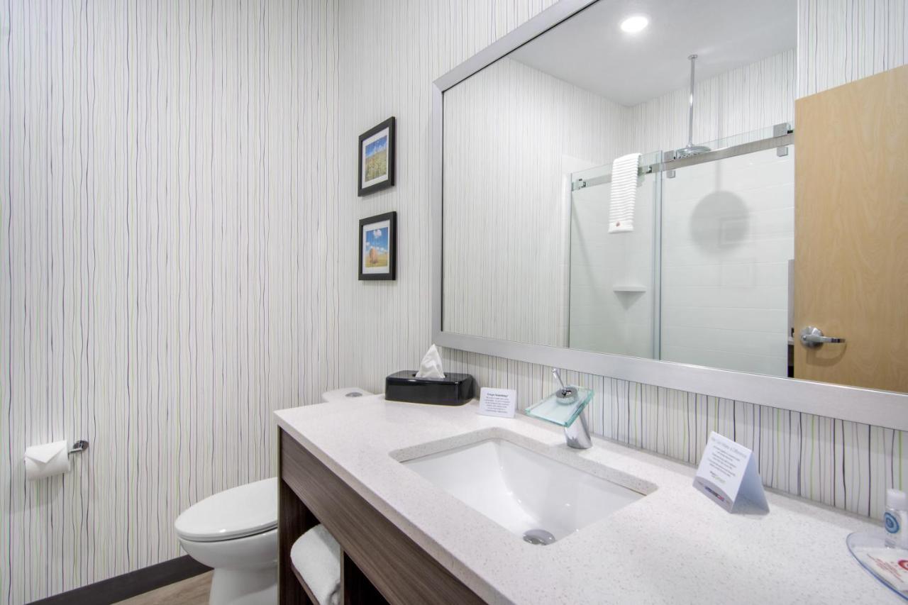 Comfort Inn & Suites North Battleford Exteriör bild